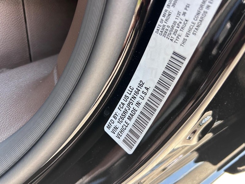 Ram 1500 Vehicle Full-screen Gallery Image 21