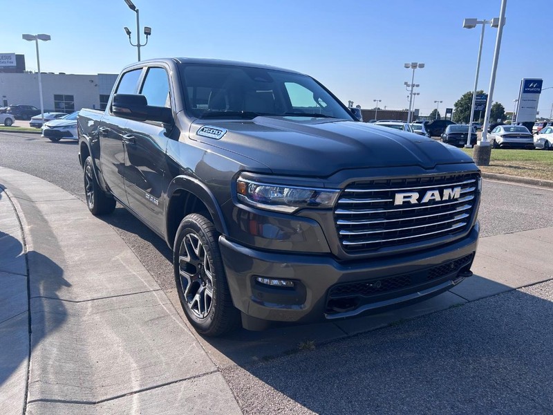 Ram 1500 Vehicle Full-screen Gallery Image 3