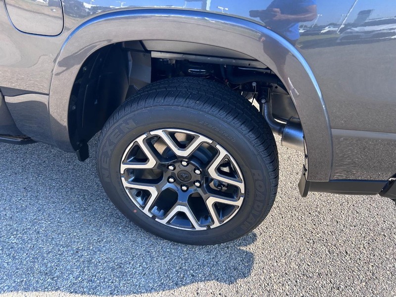 Ram 1500 Vehicle Full-screen Gallery Image 7