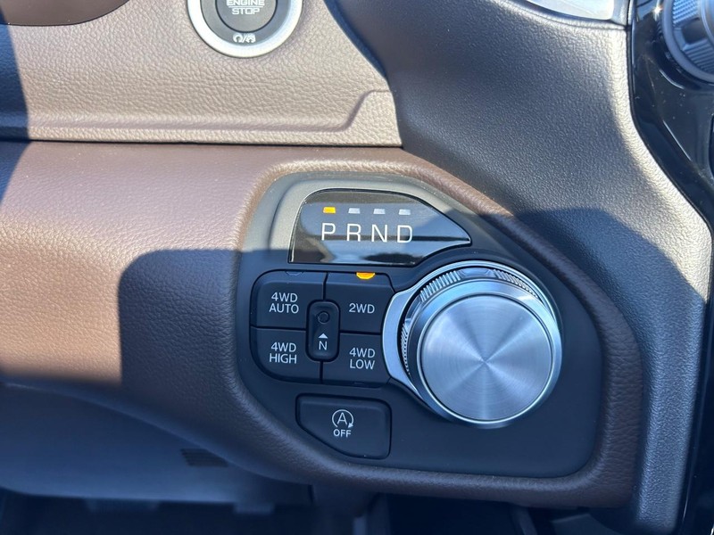 Ram 1500 Vehicle Full-screen Gallery Image 18