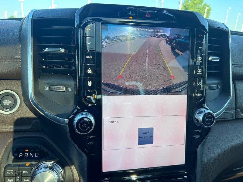 Ram 1500 Vehicle Full-screen Gallery Image 24