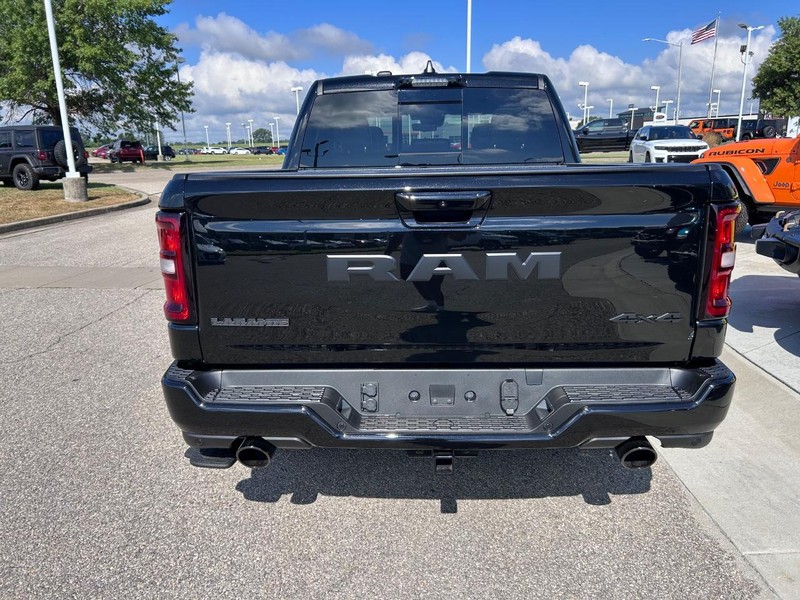 Ram 1500 Vehicle Full-screen Gallery Image 5