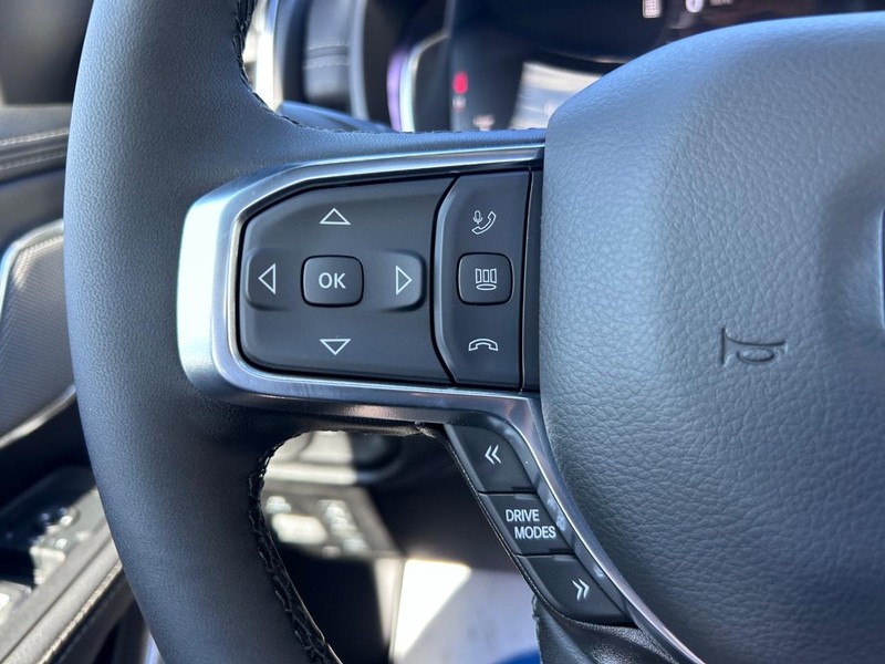 Ram 1500 Vehicle Full-screen Gallery Image 12