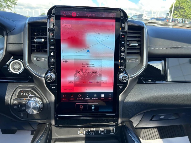 Ram 1500 Vehicle Full-screen Gallery Image 14