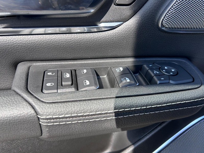 Ram 1500 Vehicle Full-screen Gallery Image 19