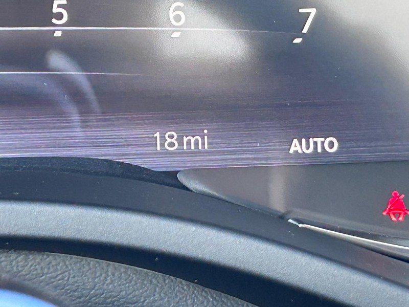 Ram 1500 Vehicle Full-screen Gallery Image 22