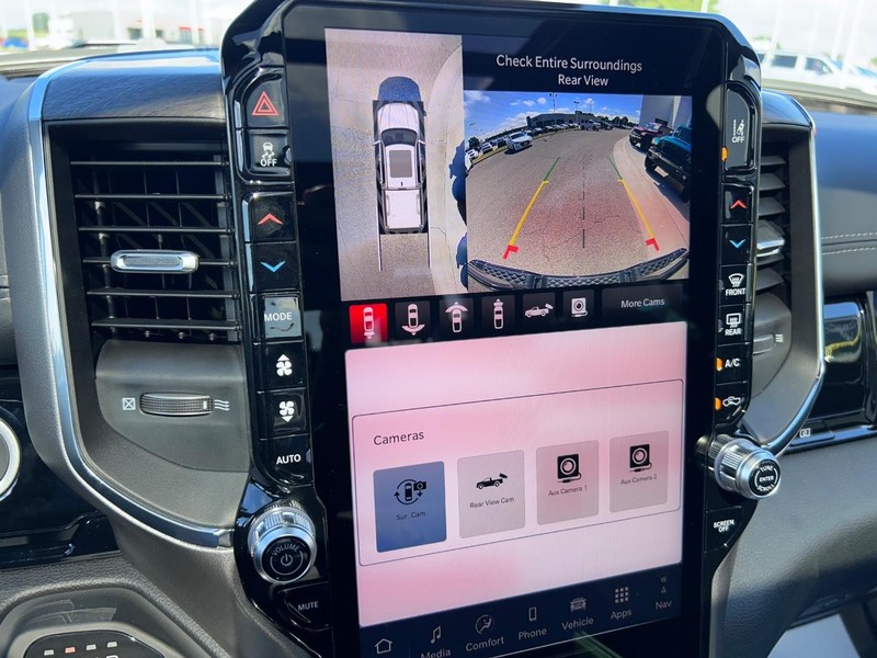 Ram 1500 Vehicle Full-screen Gallery Image 23