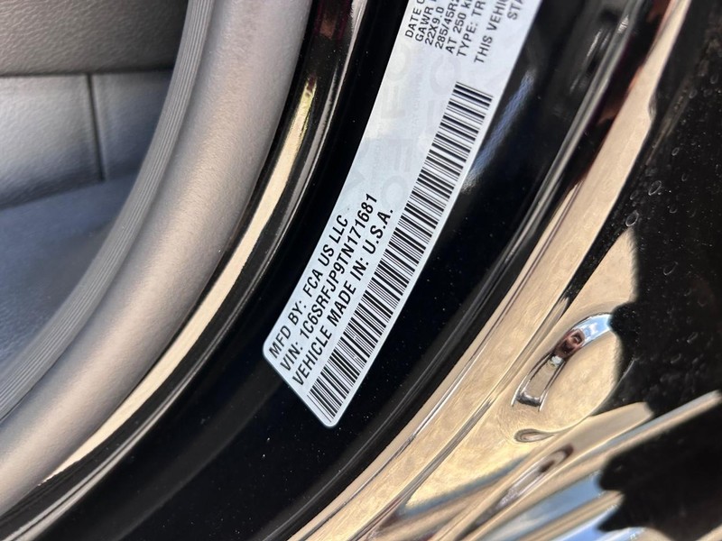 Ram 1500 Vehicle Full-screen Gallery Image 24