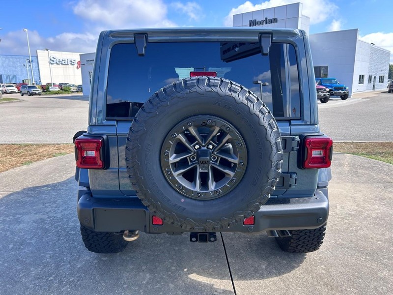 Jeep Wrangler Vehicle Full-screen Gallery Image 6
