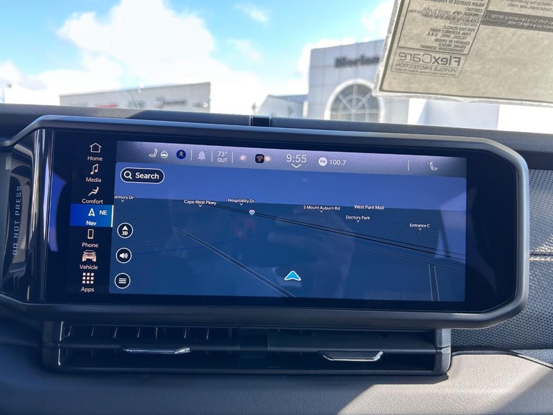 Jeep Wrangler Vehicle Full-screen Gallery Image 14