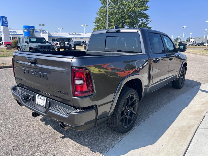 Ram 1500 Vehicle Full-screen Gallery Image 4