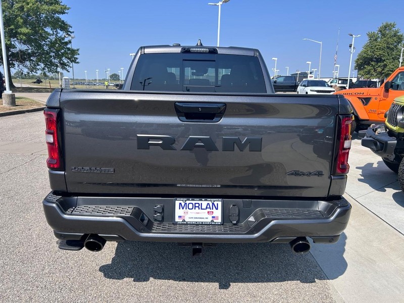 Ram 1500 Vehicle Full-screen Gallery Image 5