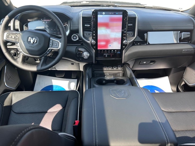 Ram 1500 Vehicle Full-screen Gallery Image 10