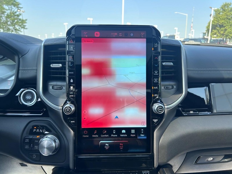 Ram 1500 Vehicle Full-screen Gallery Image 14