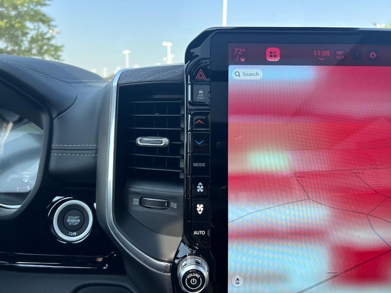 Ram 1500 Vehicle Full-screen Gallery Image 15