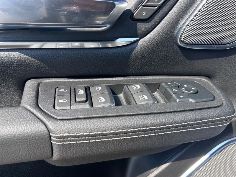 Ram 1500 Vehicle Full-screen Gallery Image 20