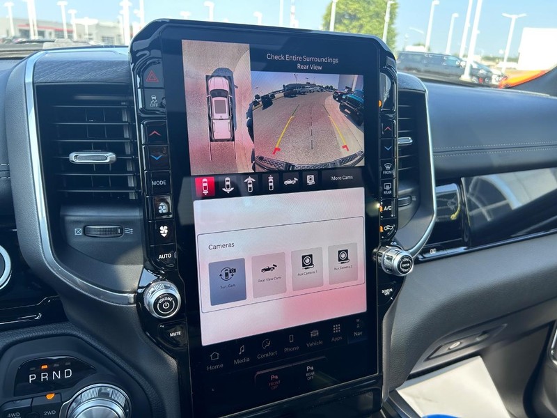 Ram 1500 Vehicle Full-screen Gallery Image 24