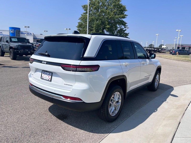 Jeep Grand Cherokee Vehicle Full-screen Gallery Image 4