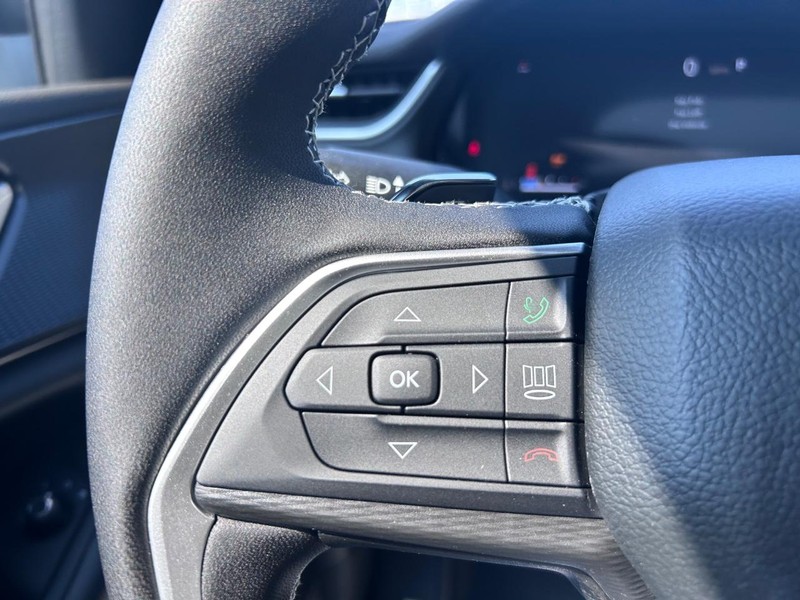 Jeep Grand Cherokee Vehicle Full-screen Gallery Image 13