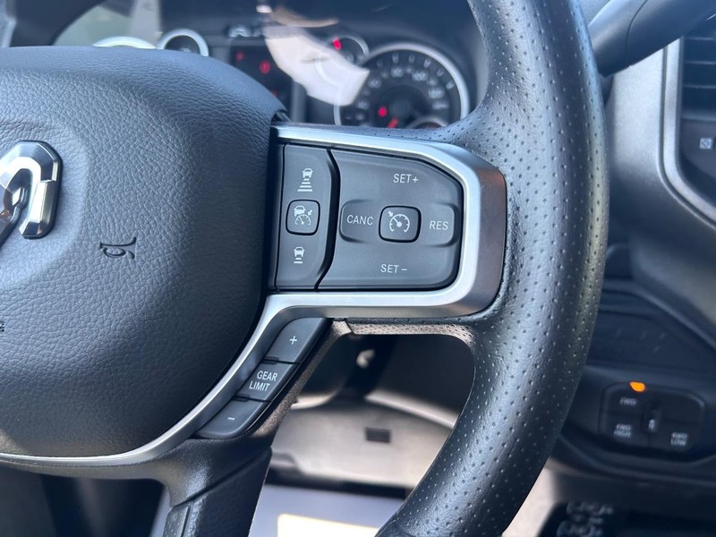 Ram 3500 Vehicle Full-screen Gallery Image 12