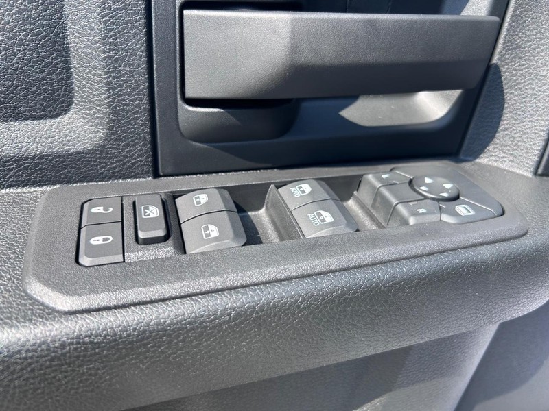 Ram 3500 Vehicle Full-screen Gallery Image 16