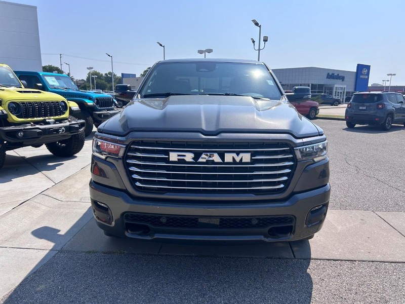 Ram 1500 Vehicle Full-screen Gallery Image 2