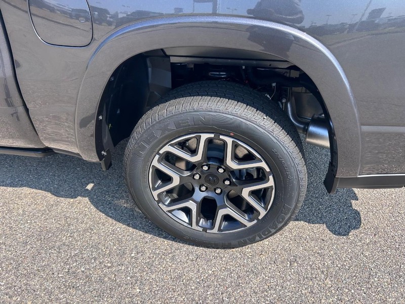 Ram 1500 Vehicle Full-screen Gallery Image 7