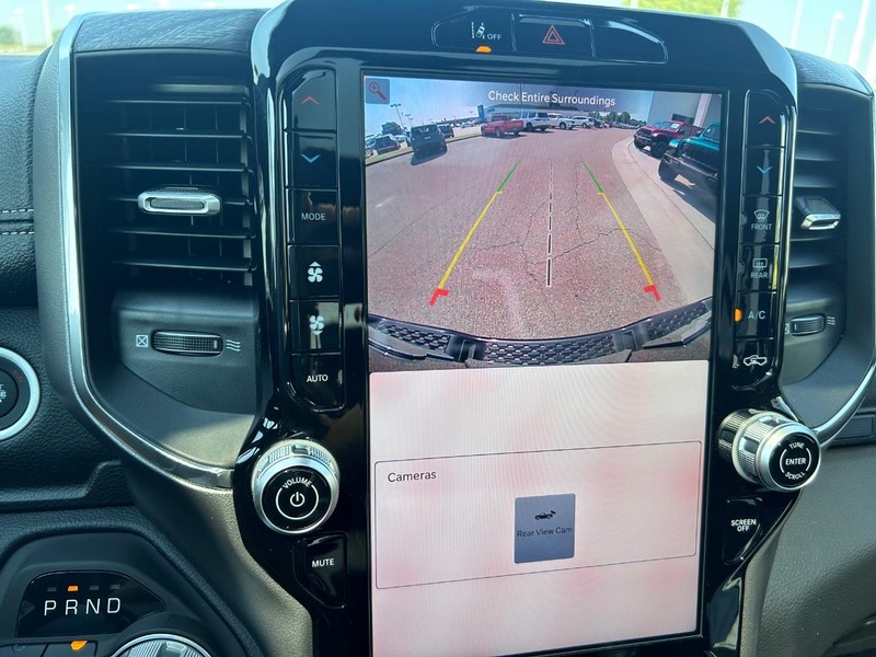 Ram 1500 Vehicle Full-screen Gallery Image 24