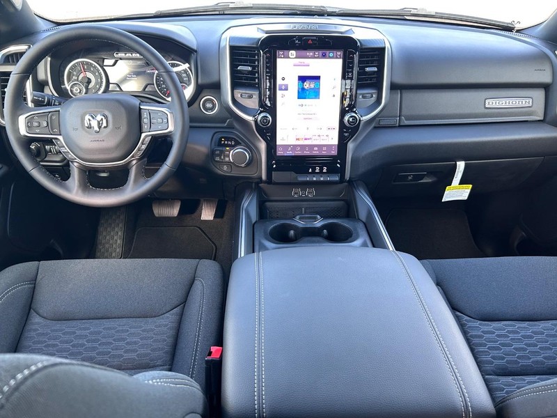 Ram 1500 Vehicle Full-screen Gallery Image 9