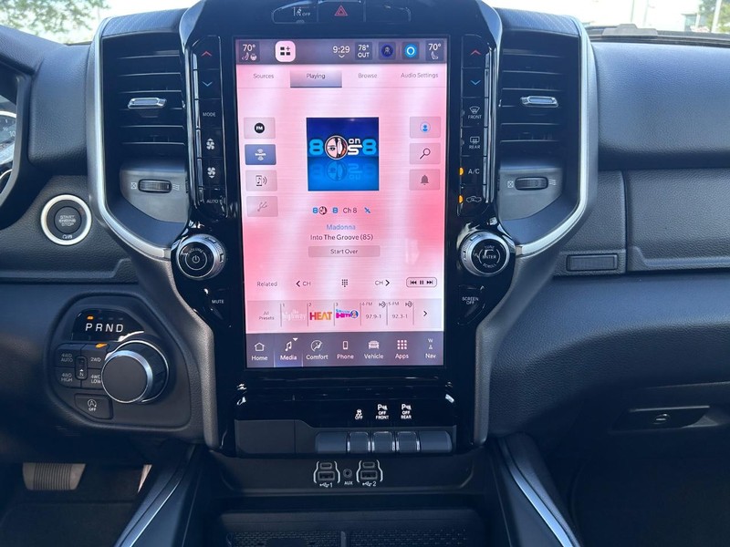 Ram 1500 Vehicle Full-screen Gallery Image 13