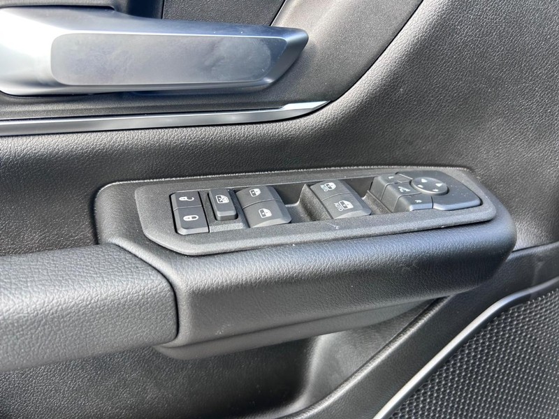 Ram 1500 Vehicle Full-screen Gallery Image 17