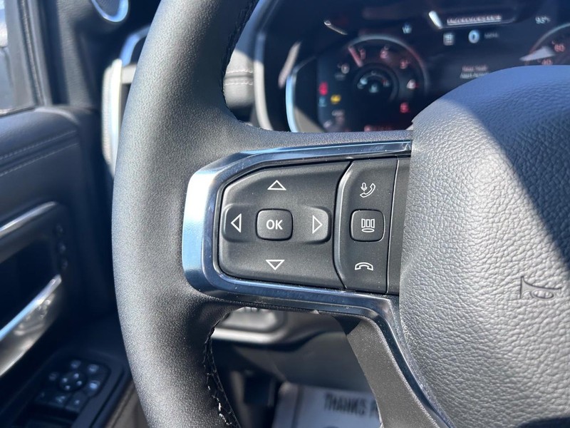 Ram 2500 Vehicle Full-screen Gallery Image 12