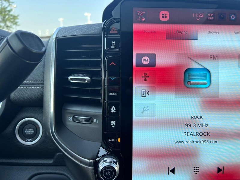 Ram 2500 Vehicle Full-screen Gallery Image 15