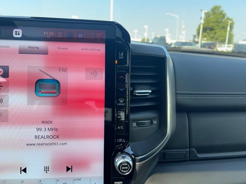 Ram 2500 Vehicle Full-screen Gallery Image 16