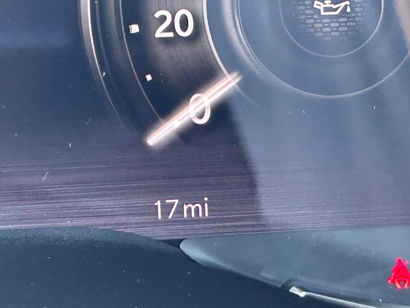 Ram 2500 Vehicle Full-screen Gallery Image 22