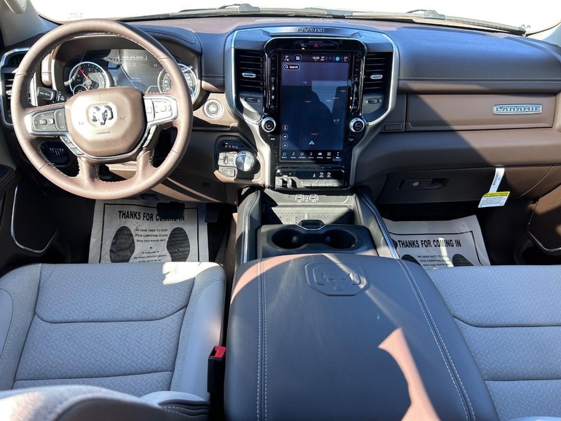 Ram 1500 Vehicle Full-screen Gallery Image 10