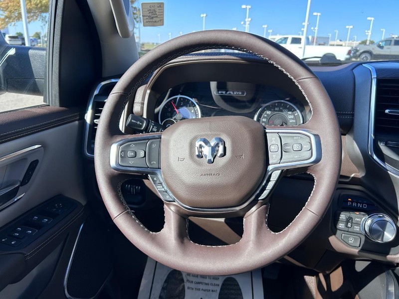 Ram 1500 Vehicle Full-screen Gallery Image 11