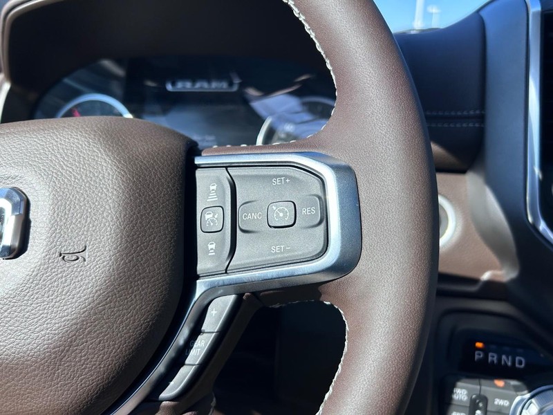 Ram 1500 Vehicle Full-screen Gallery Image 13