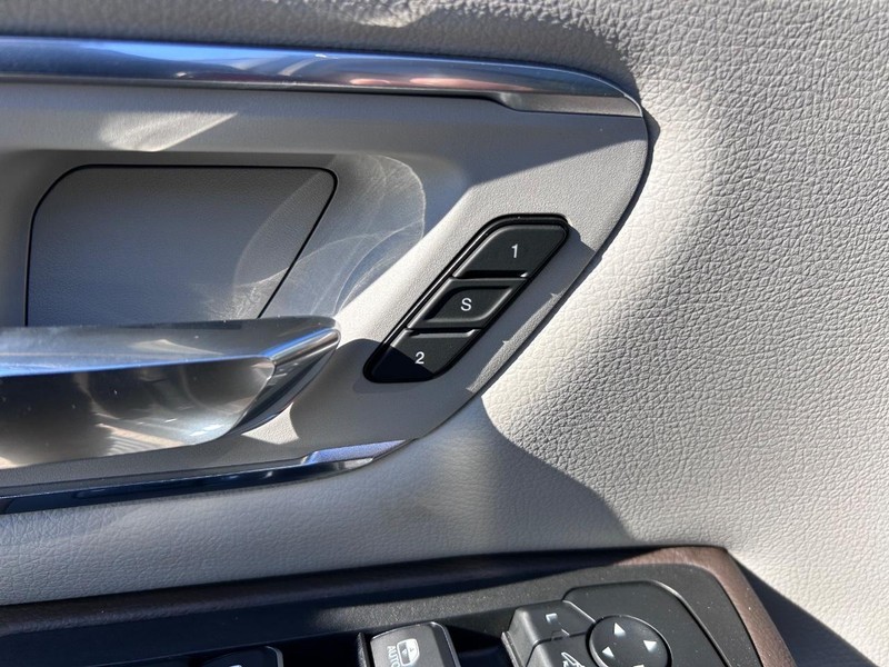 Ram 1500 Vehicle Full-screen Gallery Image 19