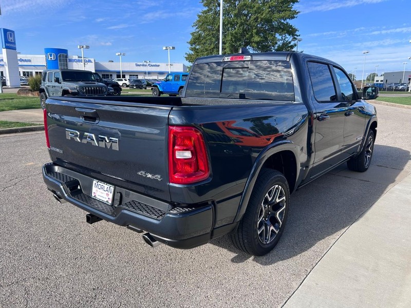 Ram 1500 Vehicle Full-screen Gallery Image 4