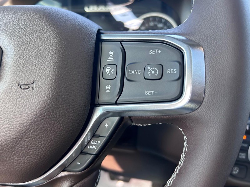 Ram 1500 Vehicle Full-screen Gallery Image 13