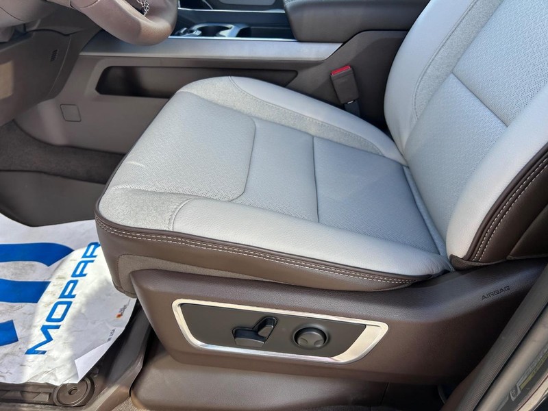 Ram 1500 Vehicle Full-screen Gallery Image 20