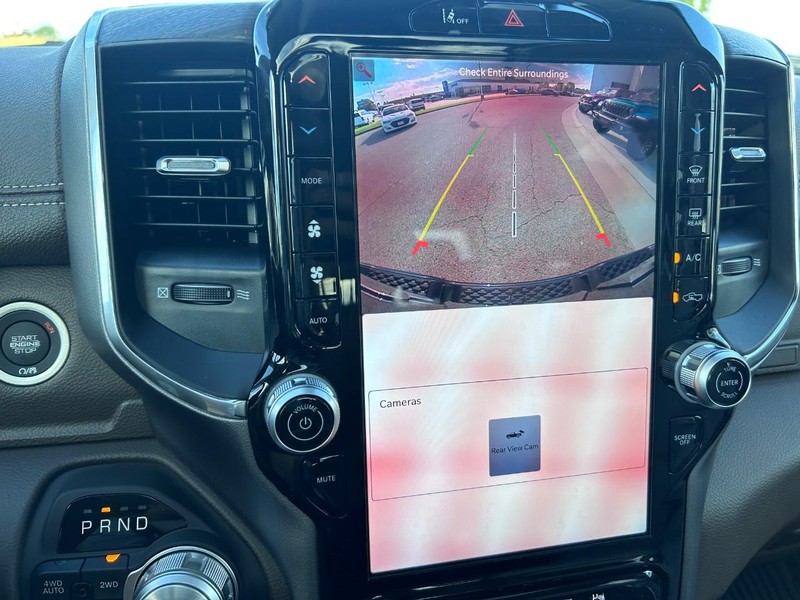 Ram 1500 Vehicle Full-screen Gallery Image 22