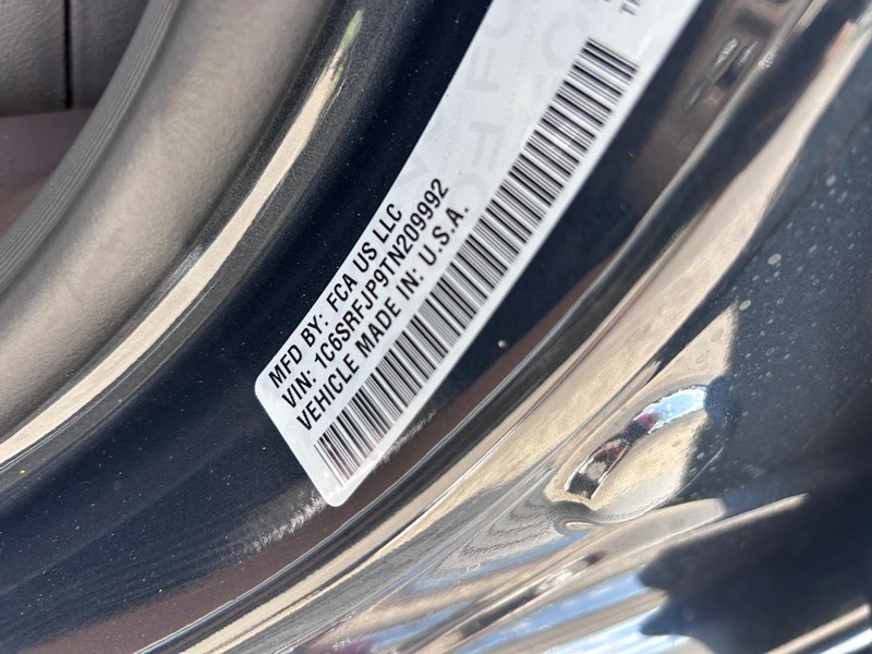 Ram 1500 Vehicle Full-screen Gallery Image 23