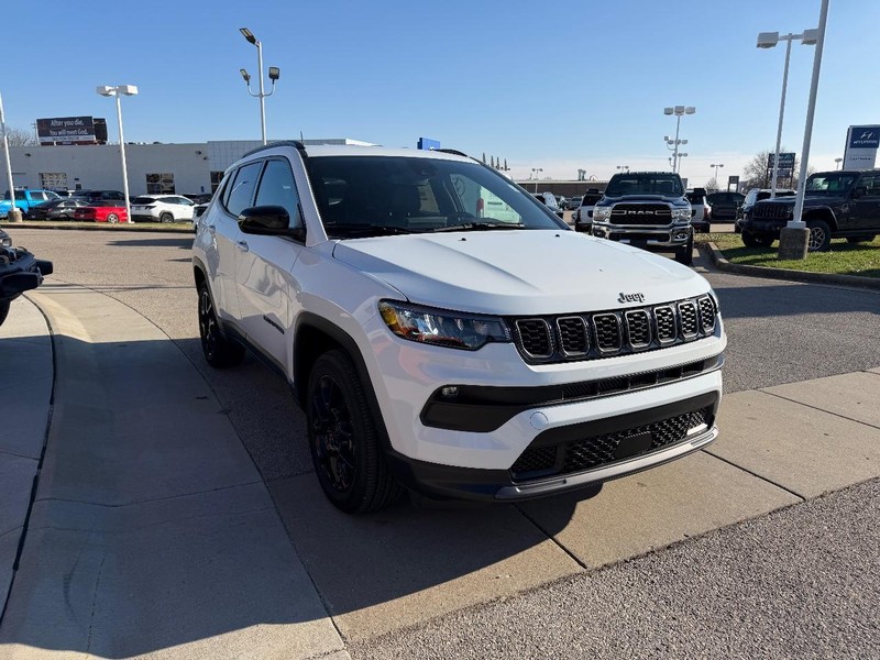 Jeep Compass Vehicle Full-screen Gallery Image 3