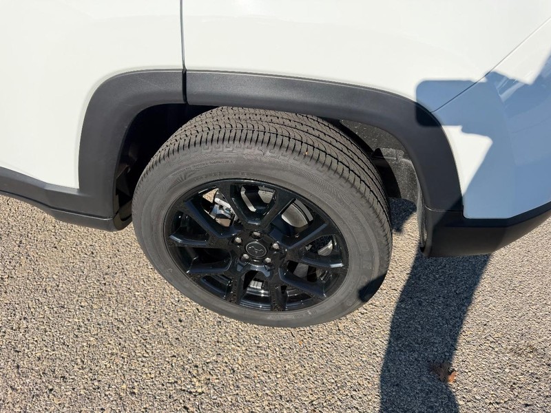 Jeep Compass Vehicle Full-screen Gallery Image 8