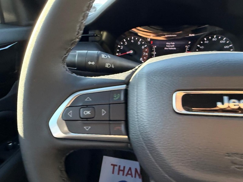 Jeep Compass Vehicle Full-screen Gallery Image 12