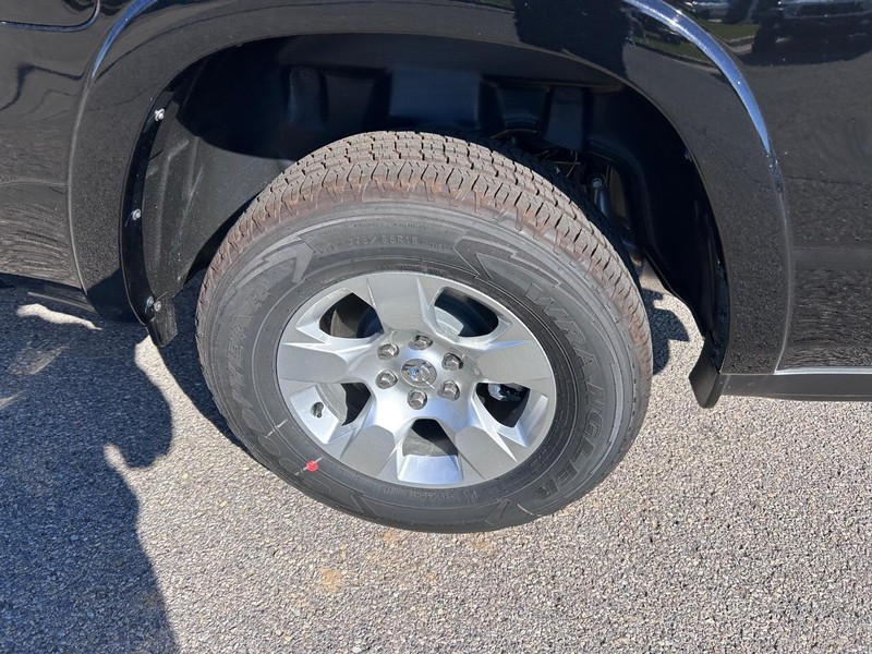 Ram 1500 Vehicle Full-screen Gallery Image 7