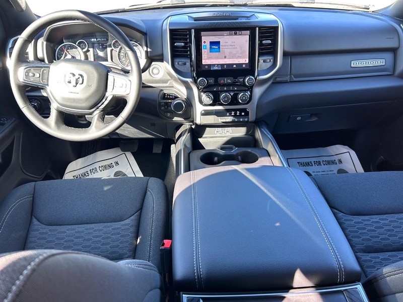 Ram 1500 Vehicle Full-screen Gallery Image 9