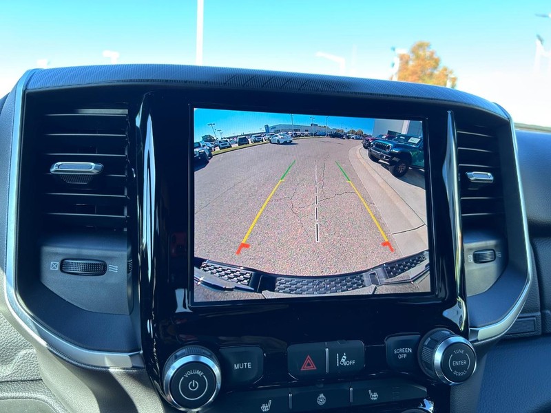 Ram 1500 Vehicle Full-screen Gallery Image 20